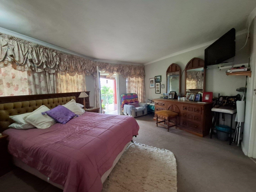 4 Bedroom Property for Sale in Wavecrest Eastern Cape